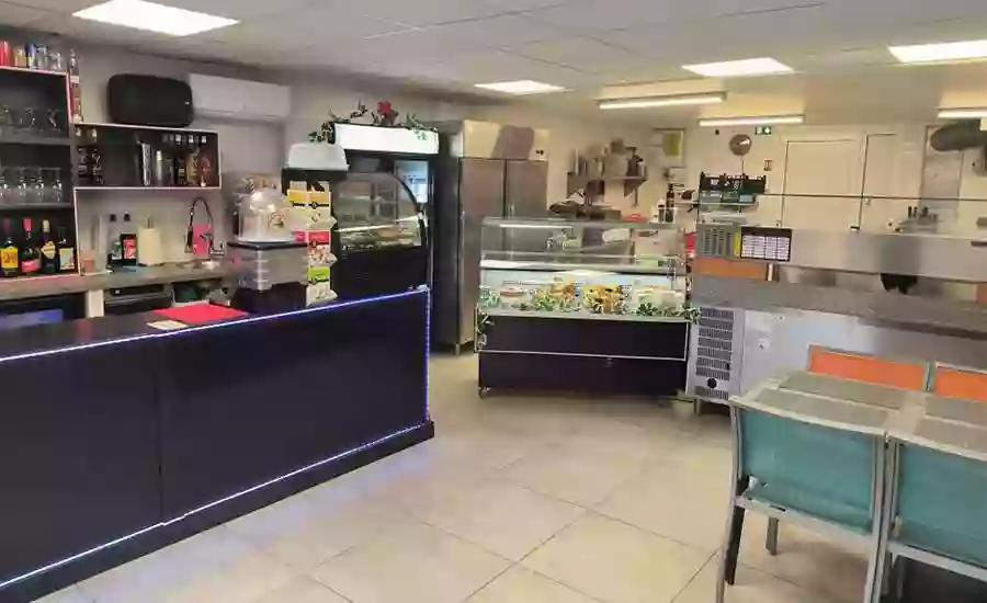 Le restaurant - Bella Ciao - Restaurant Pizzeria Saint-Aygulf - bien manger FREJUS